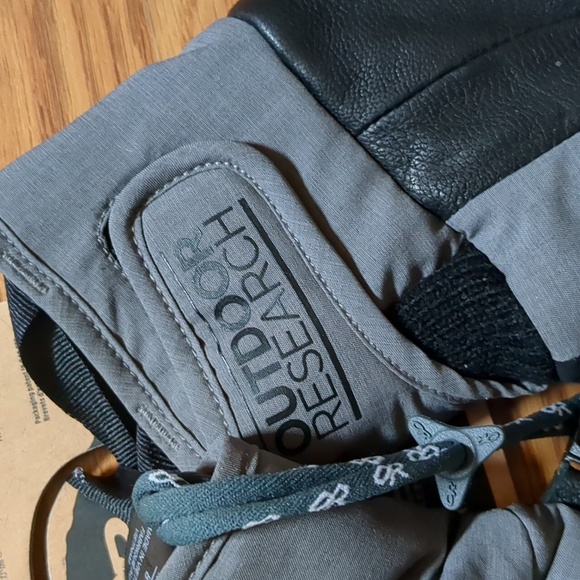 Outdoor Research Stormbound Sensor Mitts - Picture 8 of 9